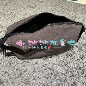 
Now Canadian Lulu Command the Day Kit business trip toiletry bag, same style for men and women