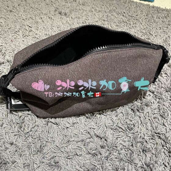 
Now Canadian Lulu Command the Day Kit business trip toiletry bag, same style for men and women