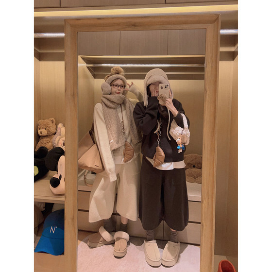 
Yukiss gray V-neck wool blended knitted sweater three-quarter length pants suit for women autumn Korean style warm two-piece set