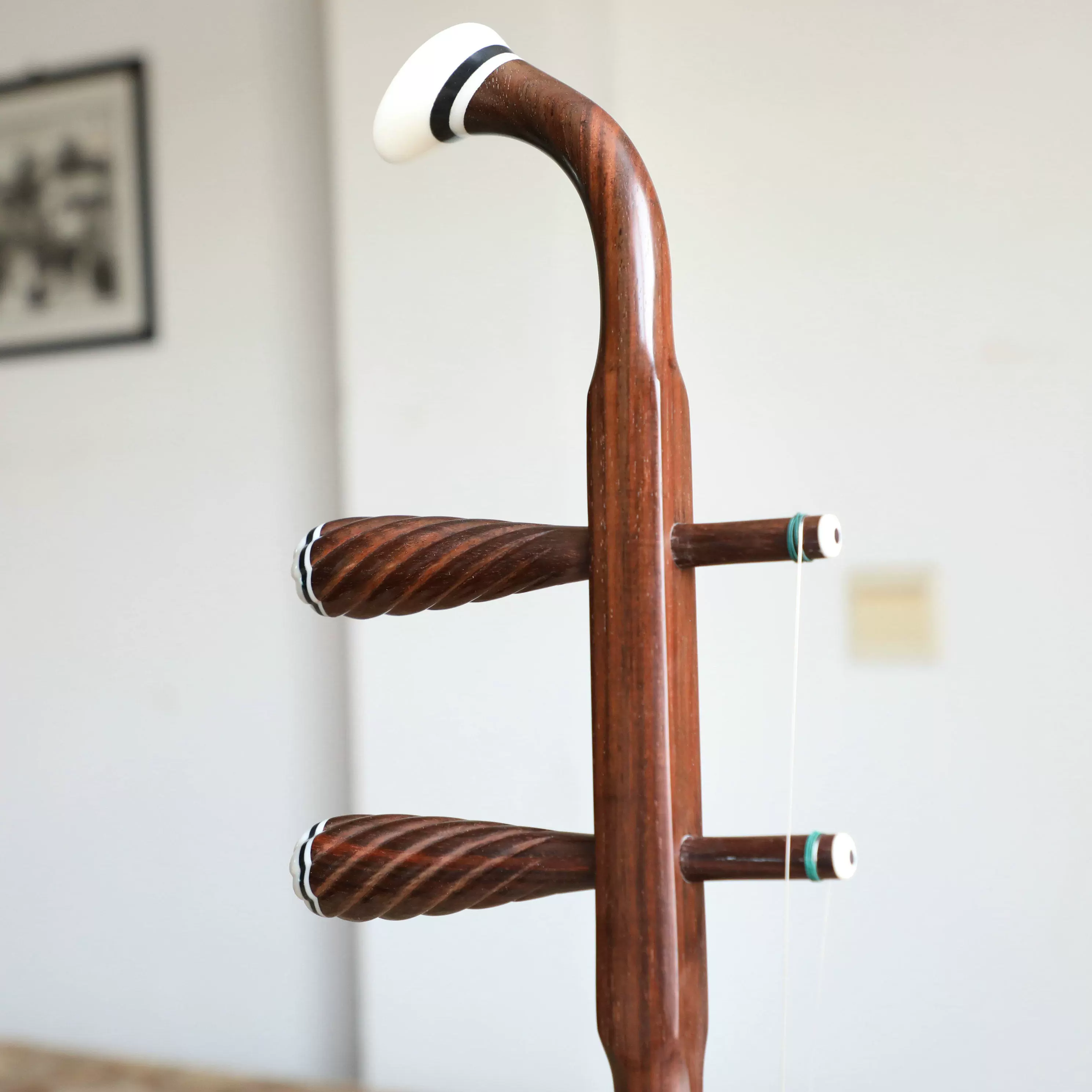 二胡　古月琴坊　萬其興　老紅木 萬其興二胡古月琴坊金標舊料老紅木紅梅專業演奏