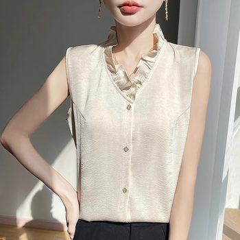 
Vest base layer satin shirt that can be worn as an outer shirt