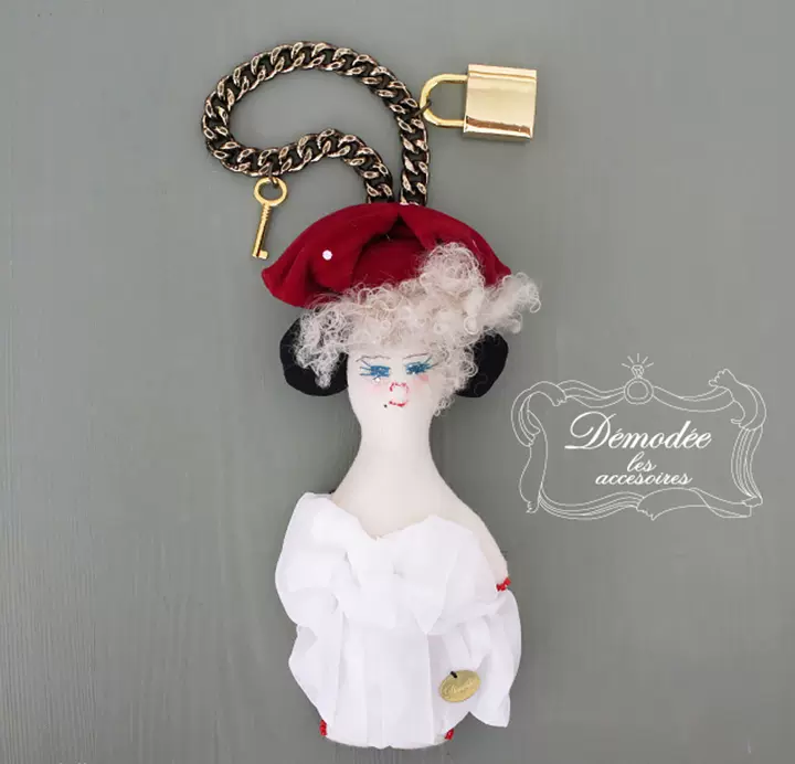 日本代购Demodee JYAKSYO MADONNA 手工做旧娃娃挂件可做胸针-Taobao