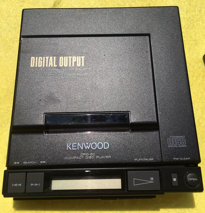 【動作未確認】 KENWOOD DPC-7 ポータブル　CDプレーヤー ケンウッド、ディスクが見えるポータブルCDプレーヤー