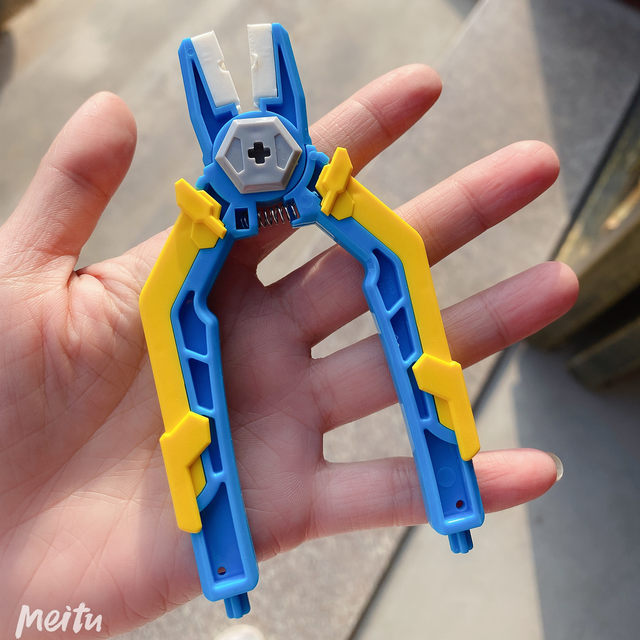 Compatible with a certain high building block technology toy vise pin puller plug latch lifter disassembly tool disassembly
