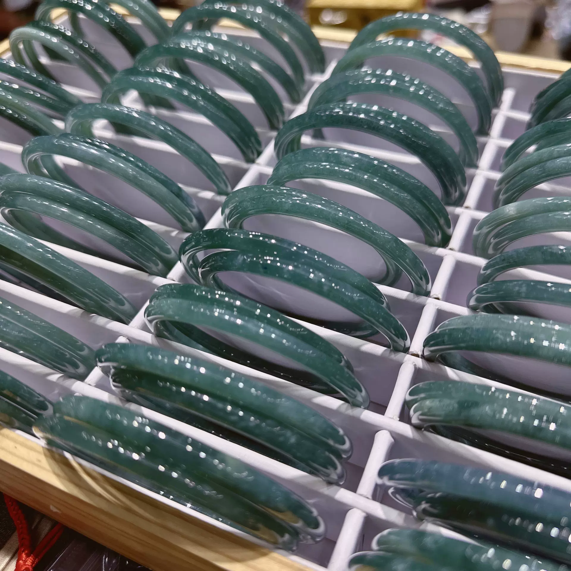 y727 天然a货翡翠手镯v料蓝水叮当美人条女玉镯子 支持复检