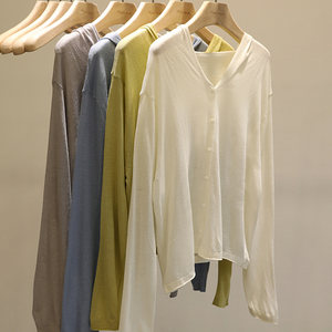 
Very comfortable! Excellent body feel! Soft and glutinous skin-friendly linen hooded sweater for women