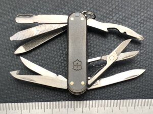 TC4 titanium alloy 58mm Swiss army knife titanium handle mini champion 0.6385 with toothpick forceps