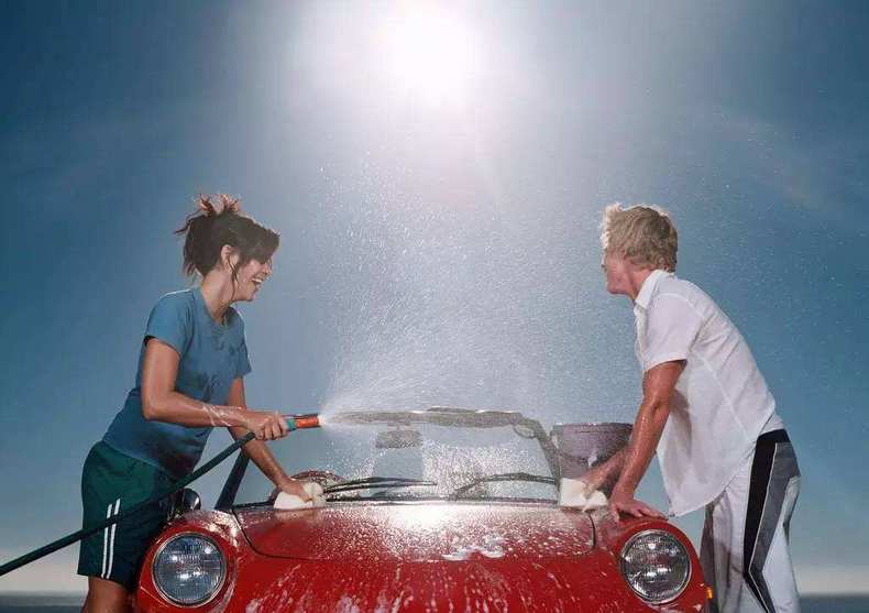 夏天洗车越洗越伤？这些误区一定要注意16