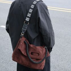 Zuoqianhu Bag 2025 New Crossbody Bag for Men, Large Simple Commuter Bag, High-End Plush Lightweight Handbag