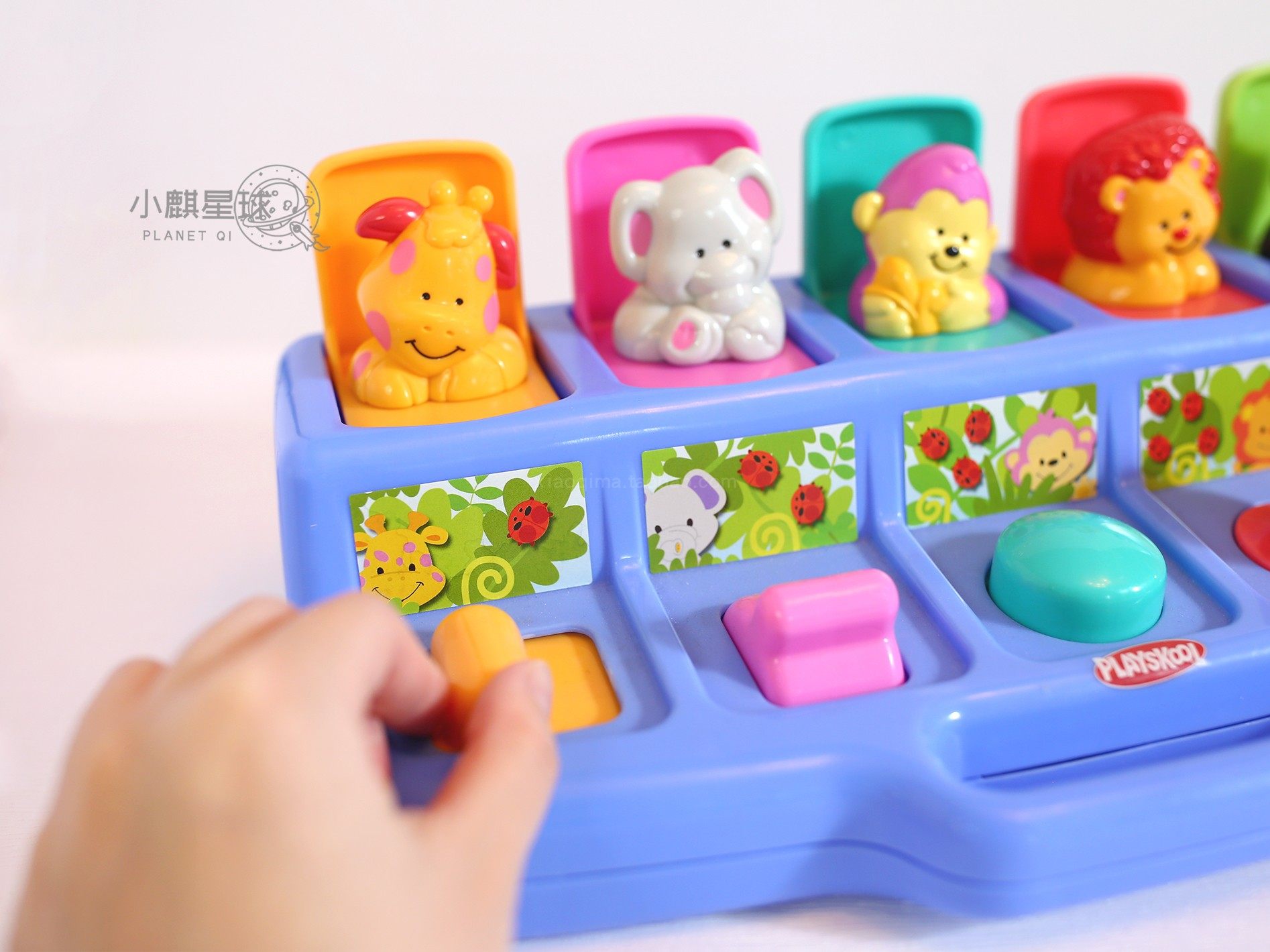 Kotak Saklar Intip-Intip Pop-Up Playskool Hasbro Mainan Edukatif