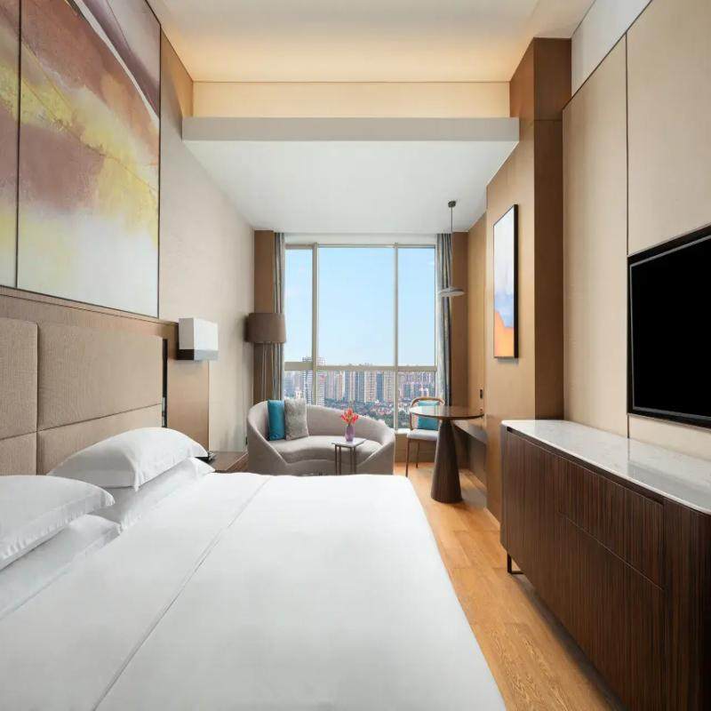 北海银滩皇冠假日|香格里拉|喜来登度假酒店海景尊贵床+海底世界+射箭赶海体验3天2晚