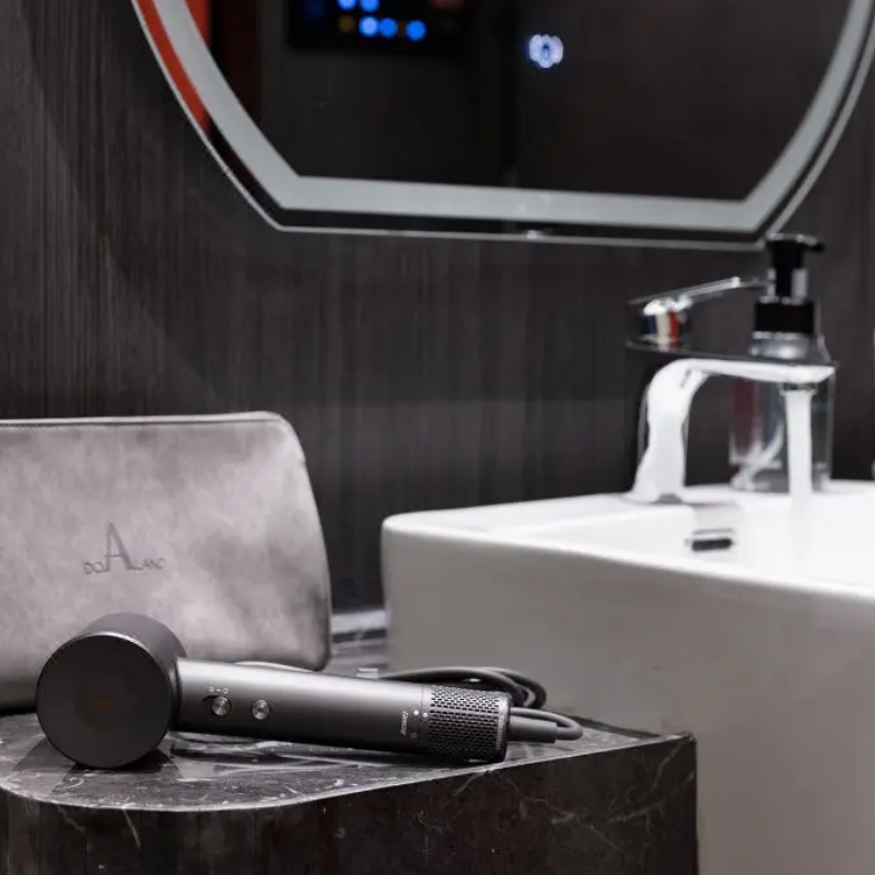 错峰特惠|2天1晚东北哈尔滨长春中央大街朵兰达V酒店(哈尔滨中央大街防洪纪念塔店)套餐