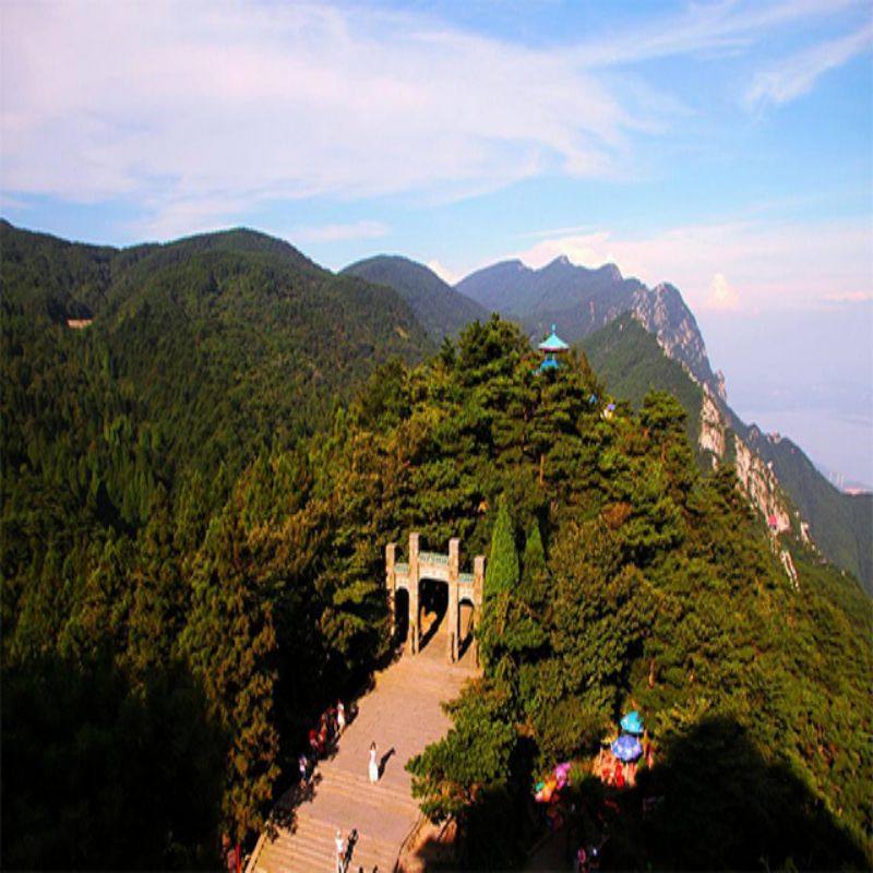 精选-- 江西旅游庐山美庐别墅花径锦绣谷仙人洞含鄱口1日跟团游 - 定制游预订