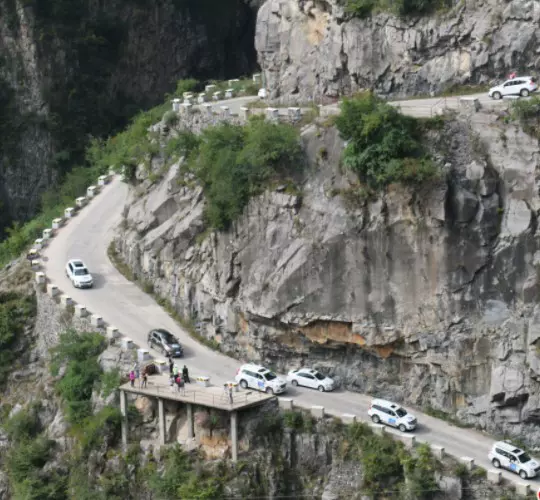 锡崖沟挂壁公路图片