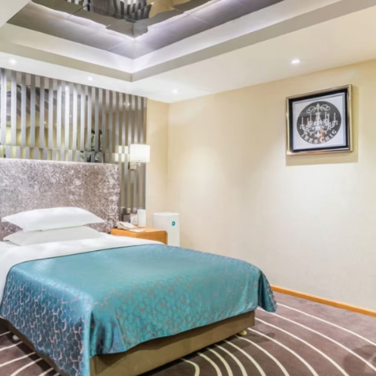 x元旦春节可定【4天3晚】重庆两江四季酒店(洪崖洞店))+云端之眼观景台门票