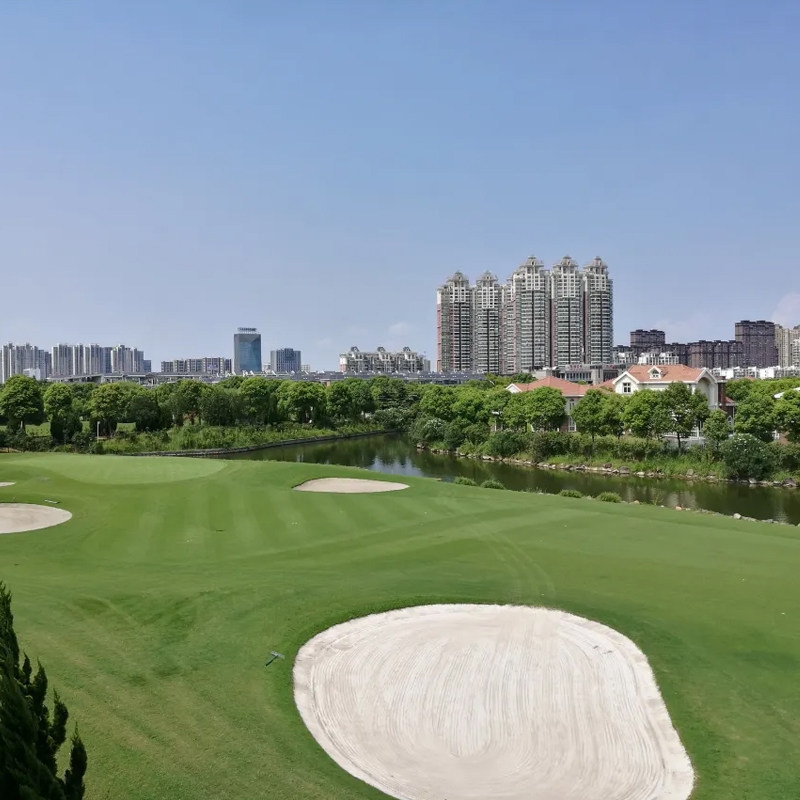 苏州铂尔顿酒店1晚+双人阿尔卑斯雪世界4小时滑雪票+雪具+双早