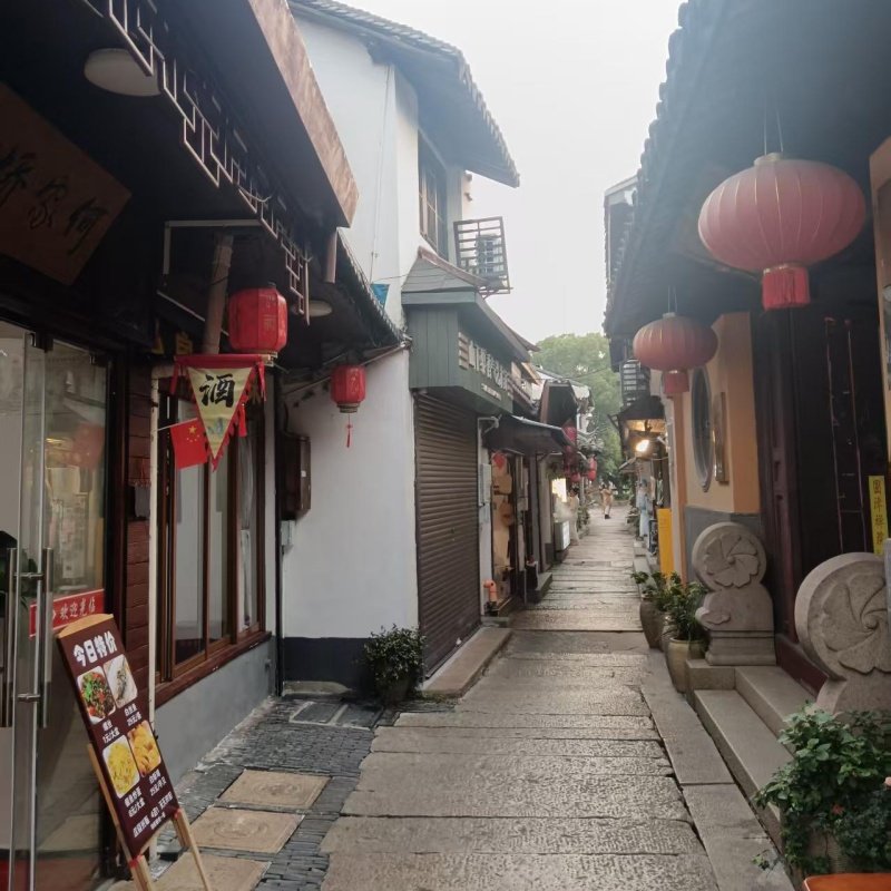 【上海出发】上海影视乐园+朱家角古镇1日游 旧梦重现+打卡古镇 - 定制游预订