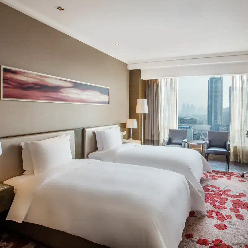 南京银城皇冠假日酒店城景房1晚+双人红山动物园+双早