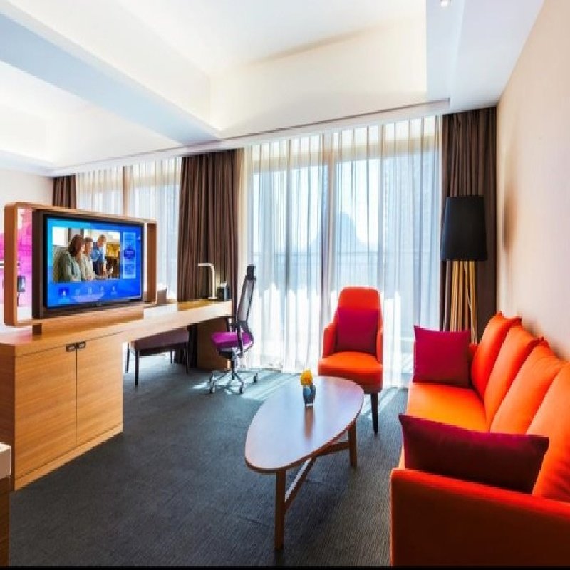 D2天1晚桂林市桂林临桂希尔顿欢朋酒店自由行+兴坪古镇门票单人酒景套餐