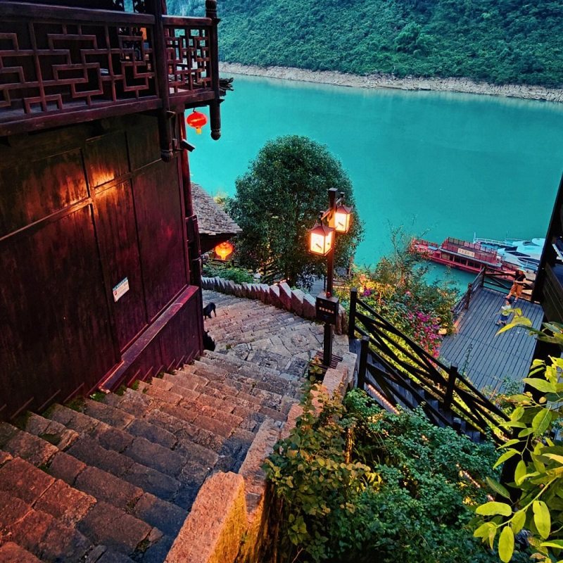 8人团 重庆一日游 蚩尤九黎城 龚滩古镇 乌江画廊船游 纯玩上门接 - 定制游预订