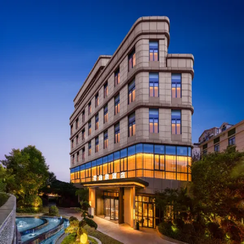 上海虹桥荷逸唐酒店(北新泾地铁站店)1晚+景区门票+双早+接送