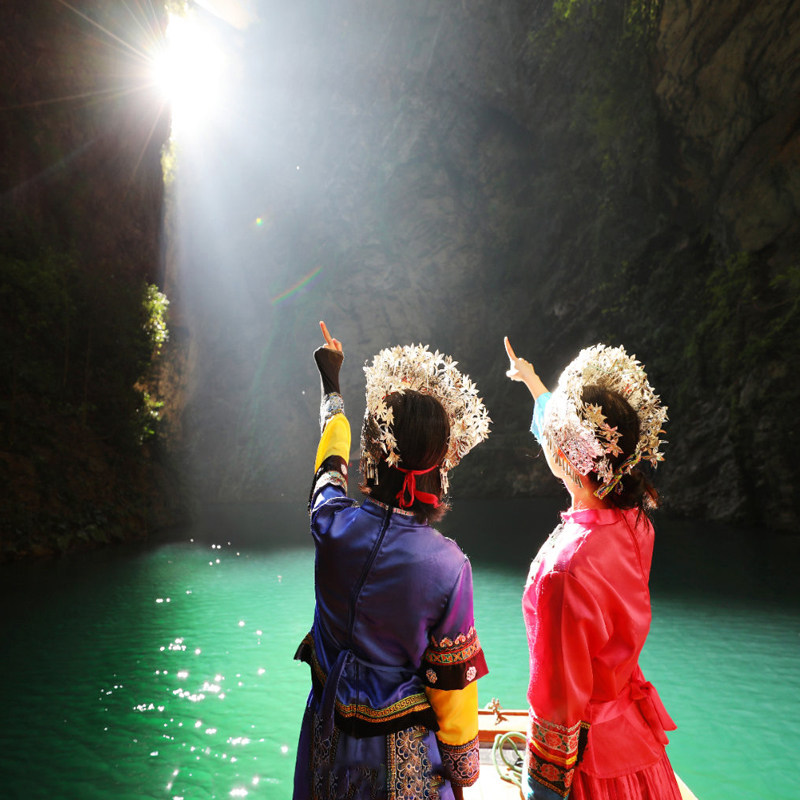 【30人团品质游】恩施3日游|赠换装|赠双夜景|梭布垭+屏山+大清江 - 定制游预订