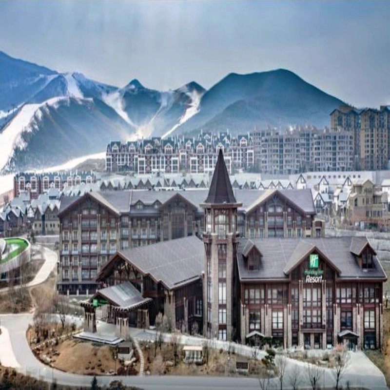 张家口富龙 富龙四季小镇两住两滑【含2晚住宿+2份早餐+双人自带板雪票】