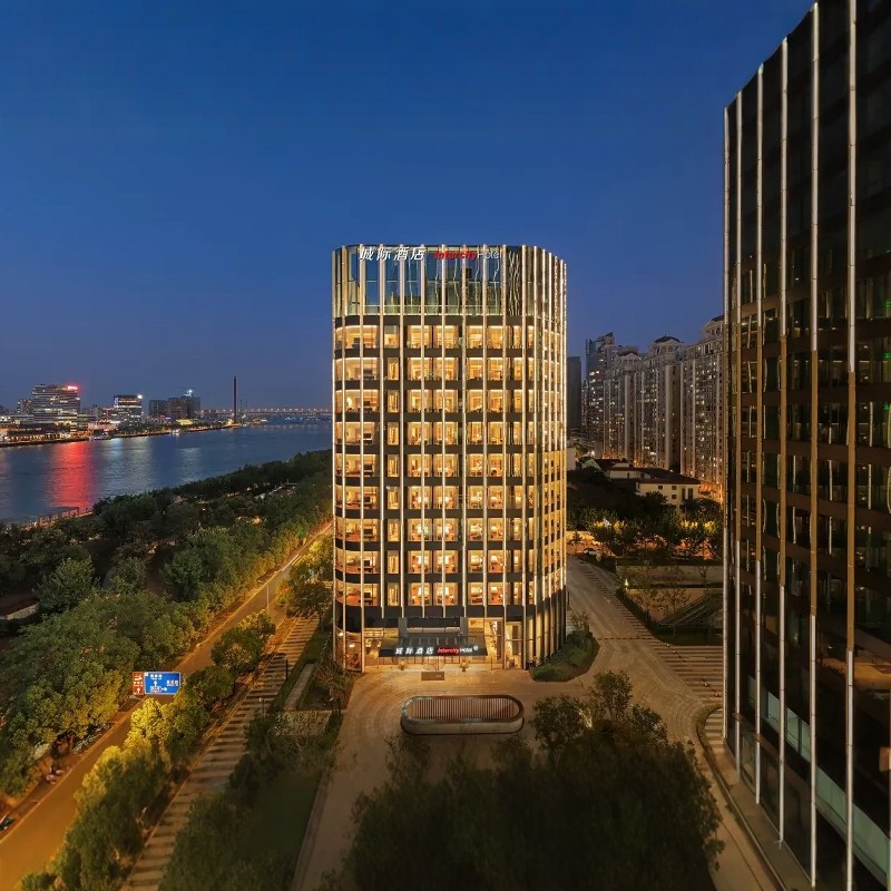 『黄浦江壮丽景色尽收眼底』2天1晚上海陆家嘴滨江中心城际酒店 | 豫园/黄浦江夜游船票