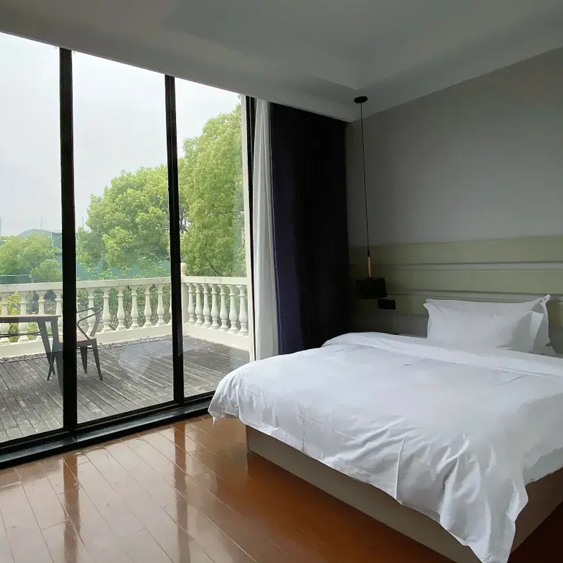 苏州铂尔顿酒店1晚+双人阿尔卑斯雪世界4小时滑雪票+雪具+双早