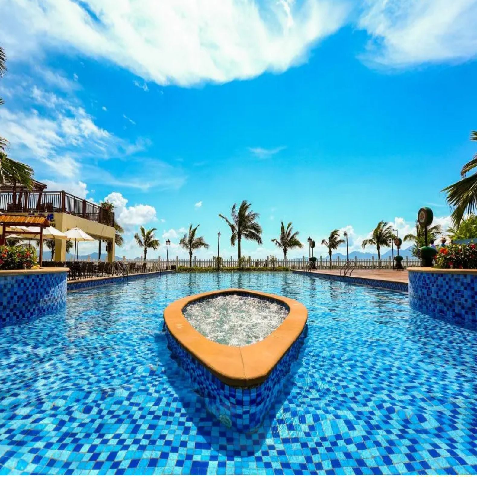 钜惠|珠海海泉湾帆酒店2天1晚套票含2大2小海洋温泉/神秘岛/萌宠乐园/梦幻剧场