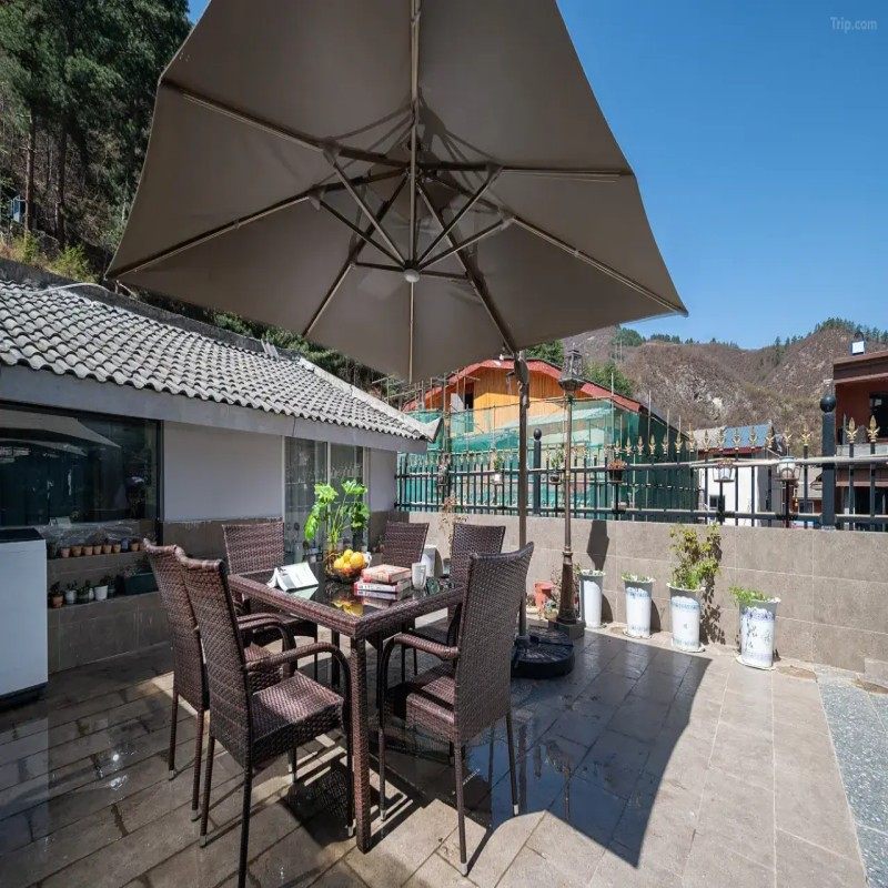 四川阿坝九寨沟天鹅湖酒店(九寨沟游客中心店)4天3晚+九寨沟风景区门票+观光车