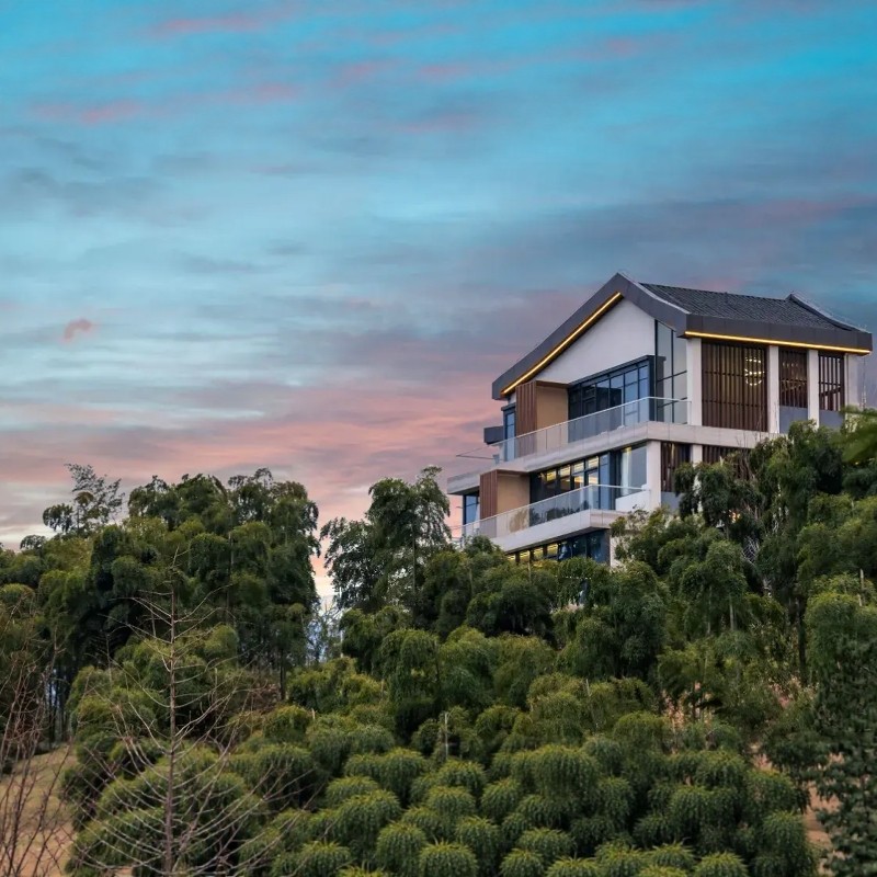 【冰雪季2日无限畅滑】1晚安吉云上草原度假酒店云山境/半山隐竹任选+云上草原滑雪票