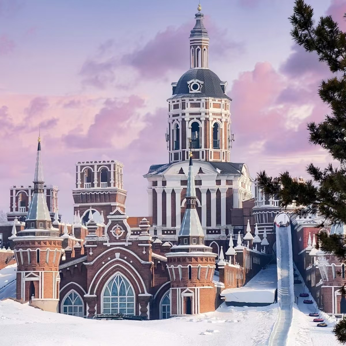 【畅玩】哈尔滨万达假日酒店行政套房4天3晚+波塞冬旅游度假区+伏尔加庄园+东北虎林园