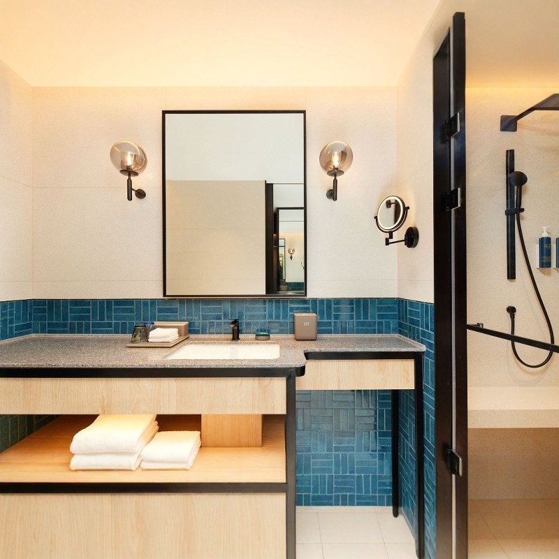 【迪士尼买1送1+往返接送】3天2晚尊贵大床 | 上海国际旅游度假区福朋喜来登酒店