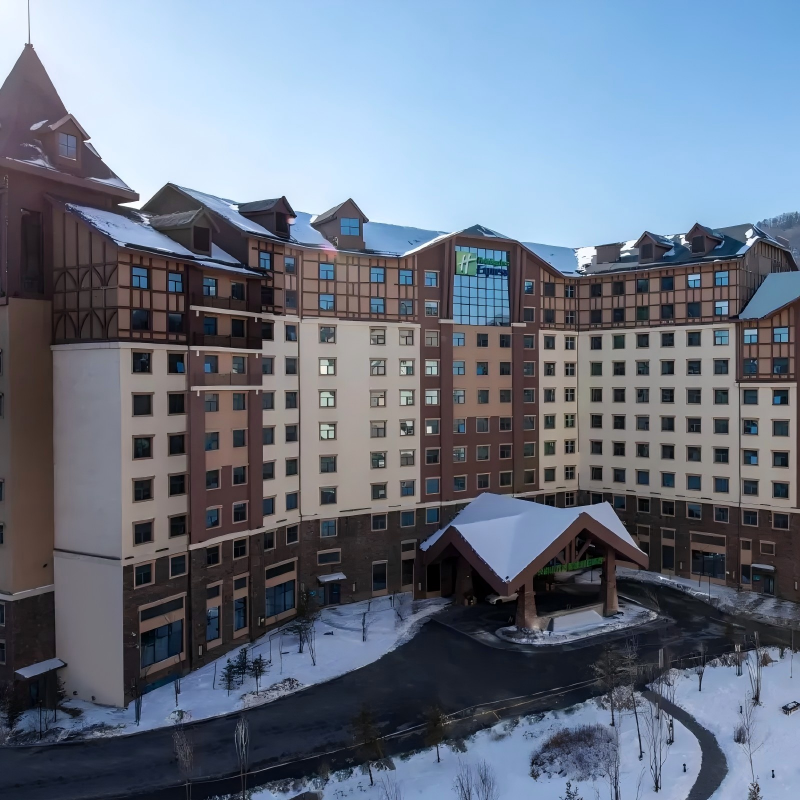 【暖冬 滑雪】4天3晚长白山万达智选假日酒店+2大1小滑雪+汉拿山温泉+水乐园 - 定制游预订