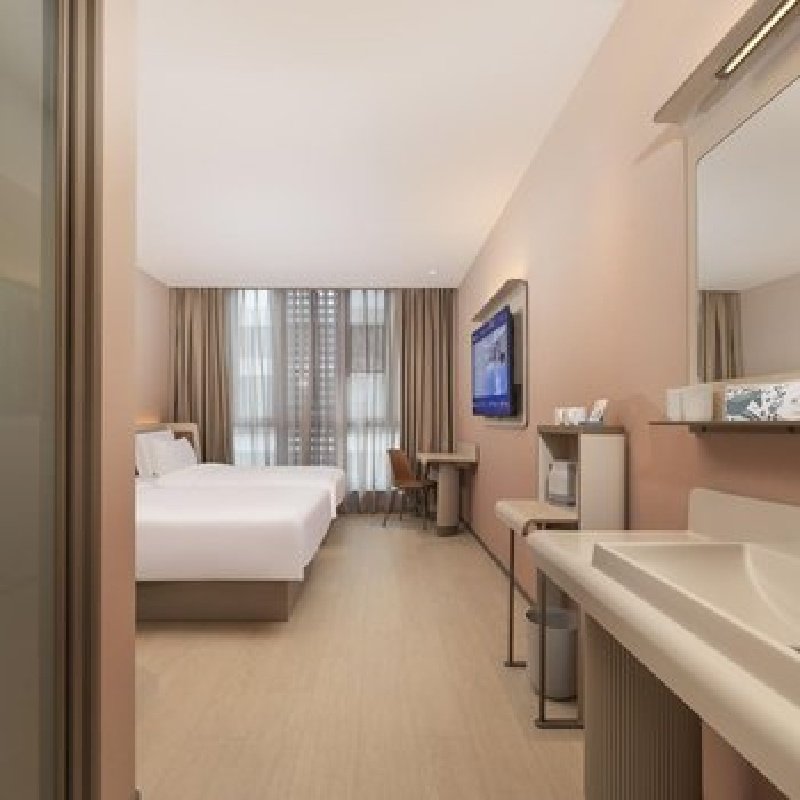 D2天1晚湖州市汉庭湖州太湖度假区月亮湾酒店自由行+湖州市飞凰游乐园门票单人酒景套餐