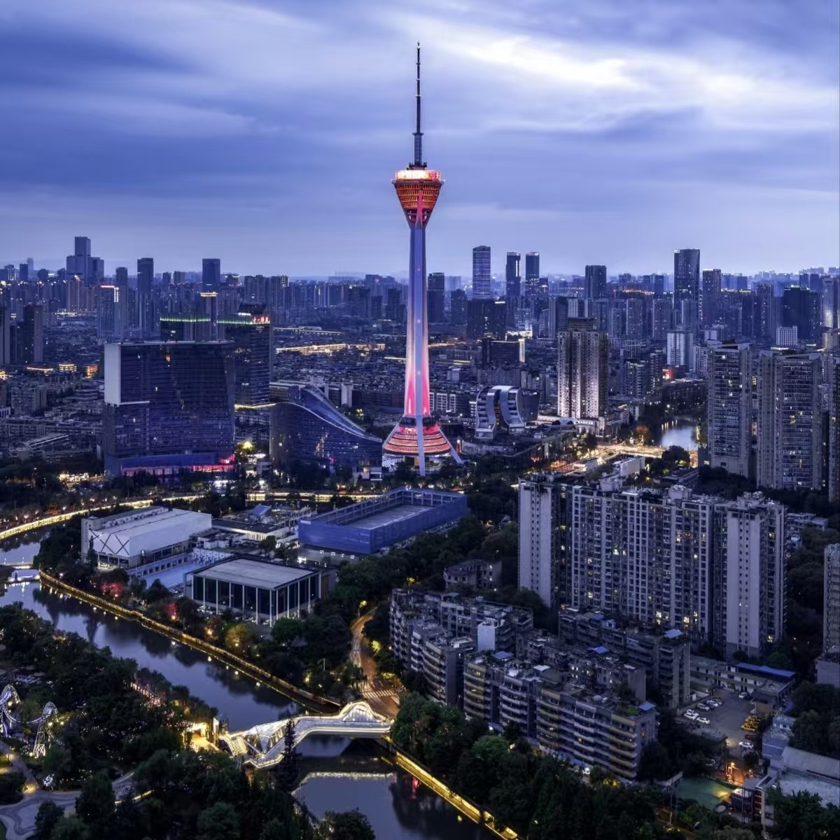 【畅享】成都太古里春熙美居酒店嘉宾房双床俯瞰夜景2天1晚+川剧院+都江堰+熊猫基地