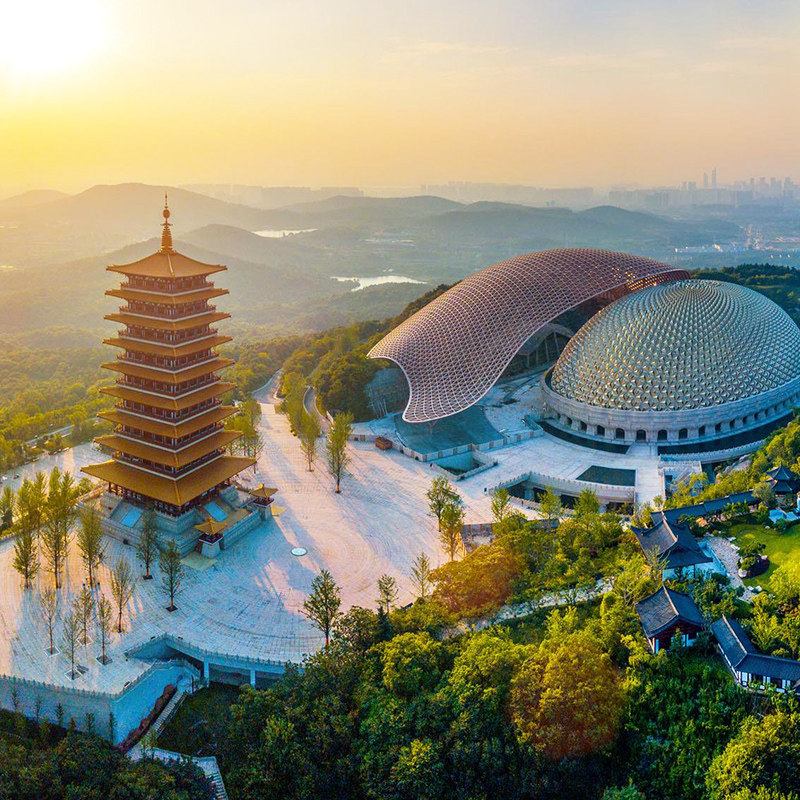 南京牛首山+总统府+中山陵+夫子庙3日跟团游赠游船50餐标豪华酒店