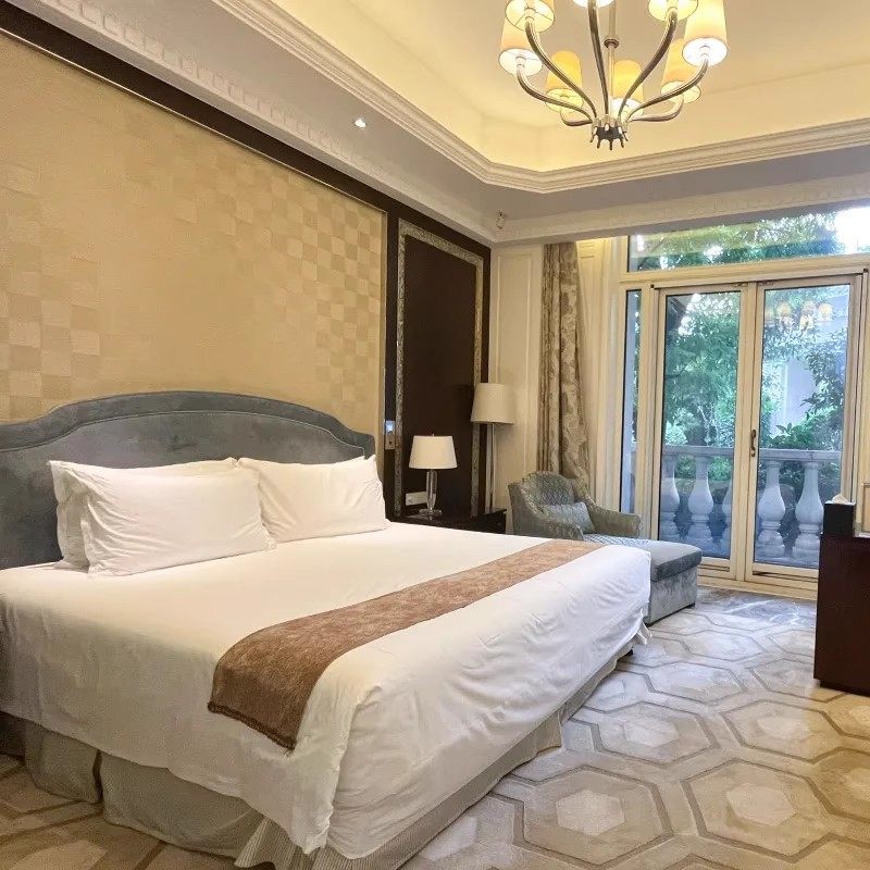 无锡洛克菲酒店豪华房(大床/双床)1晚+双人拈花湾门票(提前一天预定)+双早