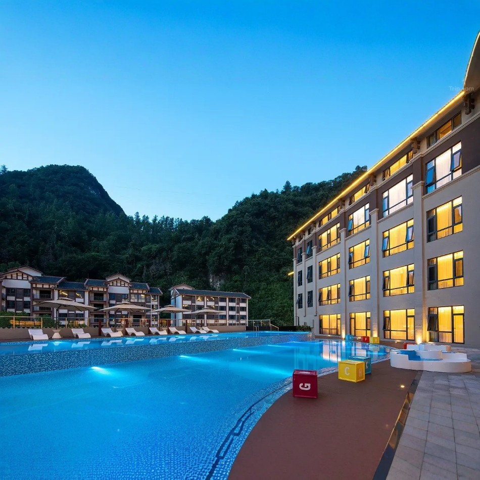 【中秋国庆】张家界国家森林公园+魅力湘西演出+温德姆瑞景漫山3天2晚自由行