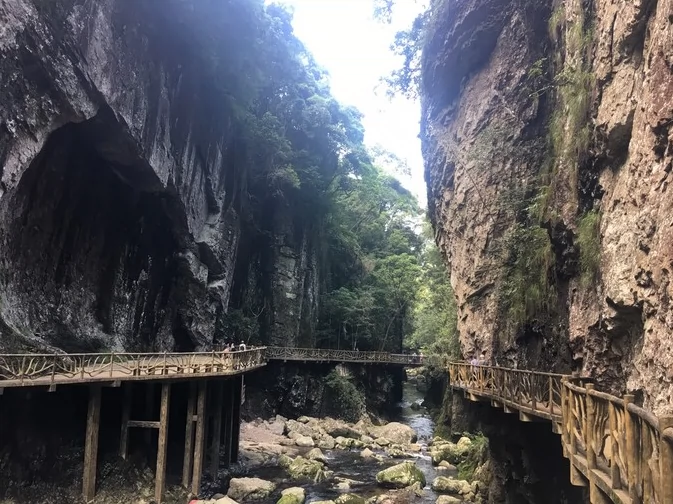 海西冰川大峡谷图片