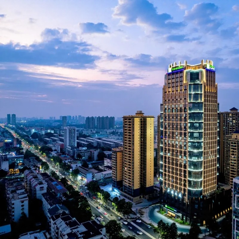 【宿假日 景任享】1晚南宁江南智选假日酒店+青秀山/南宁亭子游船/极地海洋世界任选 - 定制游预订