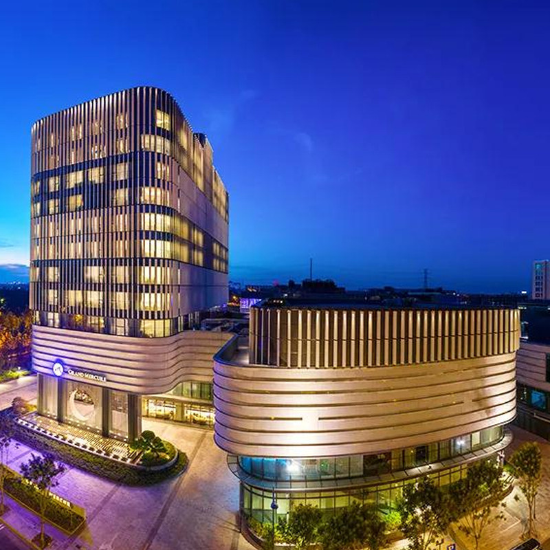 上海临港美爵酒店1晚早餐+海湾公园/电影票或晚餐(周六自助晚餐)