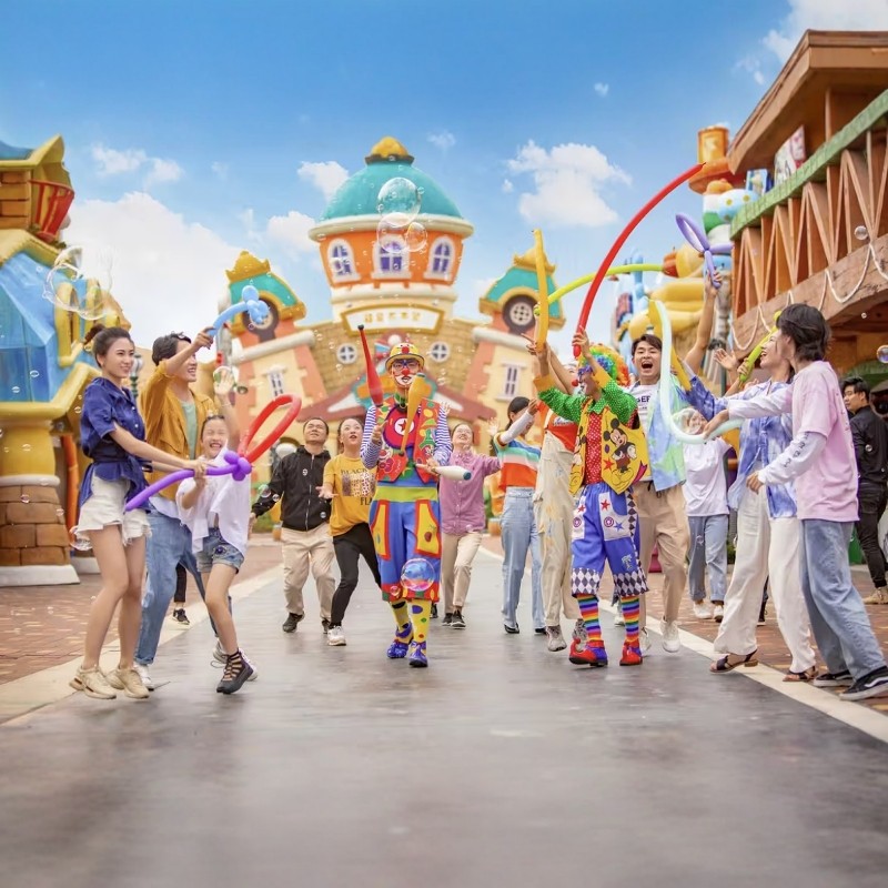 【乐享】成都融创施柏阁酒店豪华街景阁1晚+双人热雪奇迹3小时初级道滑雪+双人清城汤池 - 定制游预订