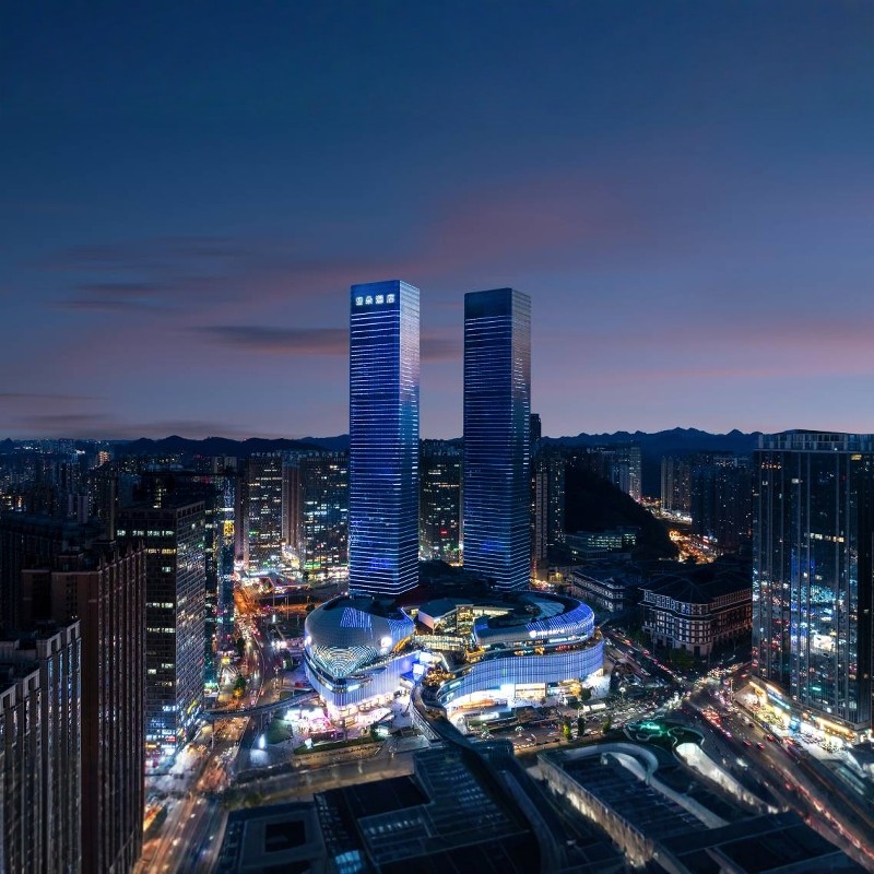 贵阳花果园双子塔亚朵酒店+多彩贵州城极地海洋世界2天1晚自由行