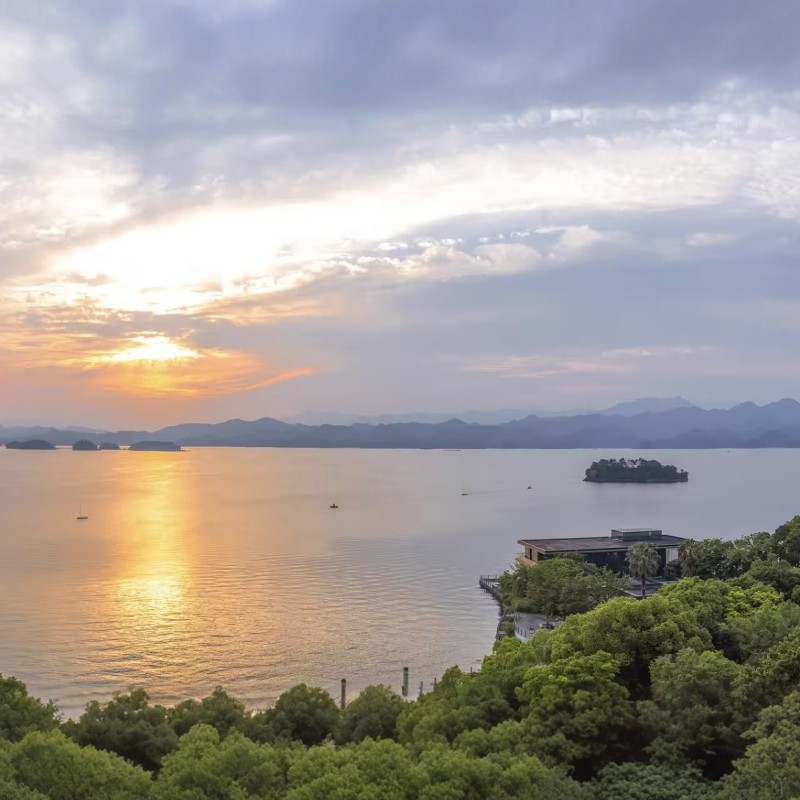 【乐享】千岛湖绿城度假酒店 3号楼湖景标准双床/一线湖景大床房 1间4晚连住