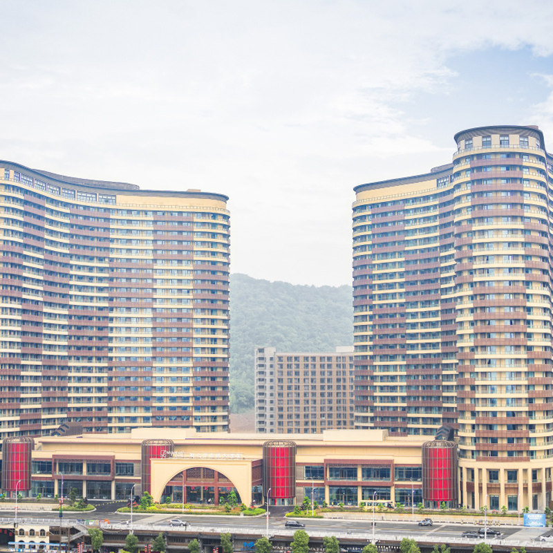 湖州太湖龙之梦古镇大酒店1晚+双人动物园/大马戏/冰雪小镇/滑雪 - 定制游预订