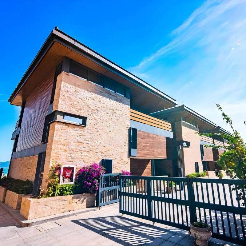 深圳新豪方东涌海滨酒店 露台高级大床房2天1晚+东涌沙滩门票+早餐 - 定制游预订