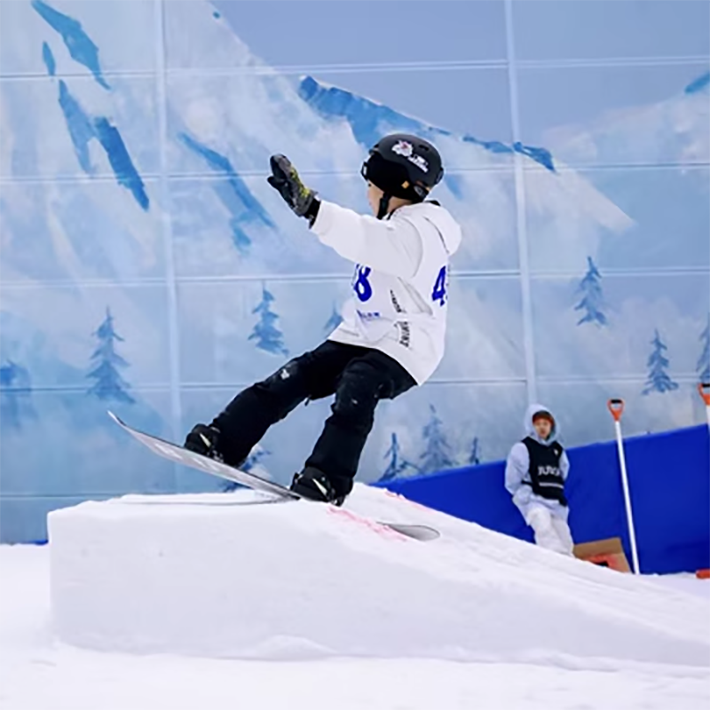 周末不加成都融创施柏阁/踏雪+早餐+热雪奇迹初中高滑雪/娱雪