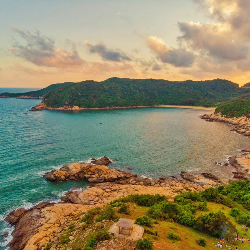 下川岛往返船票+岛上景区接驳车+王府州门票+酒店一晚